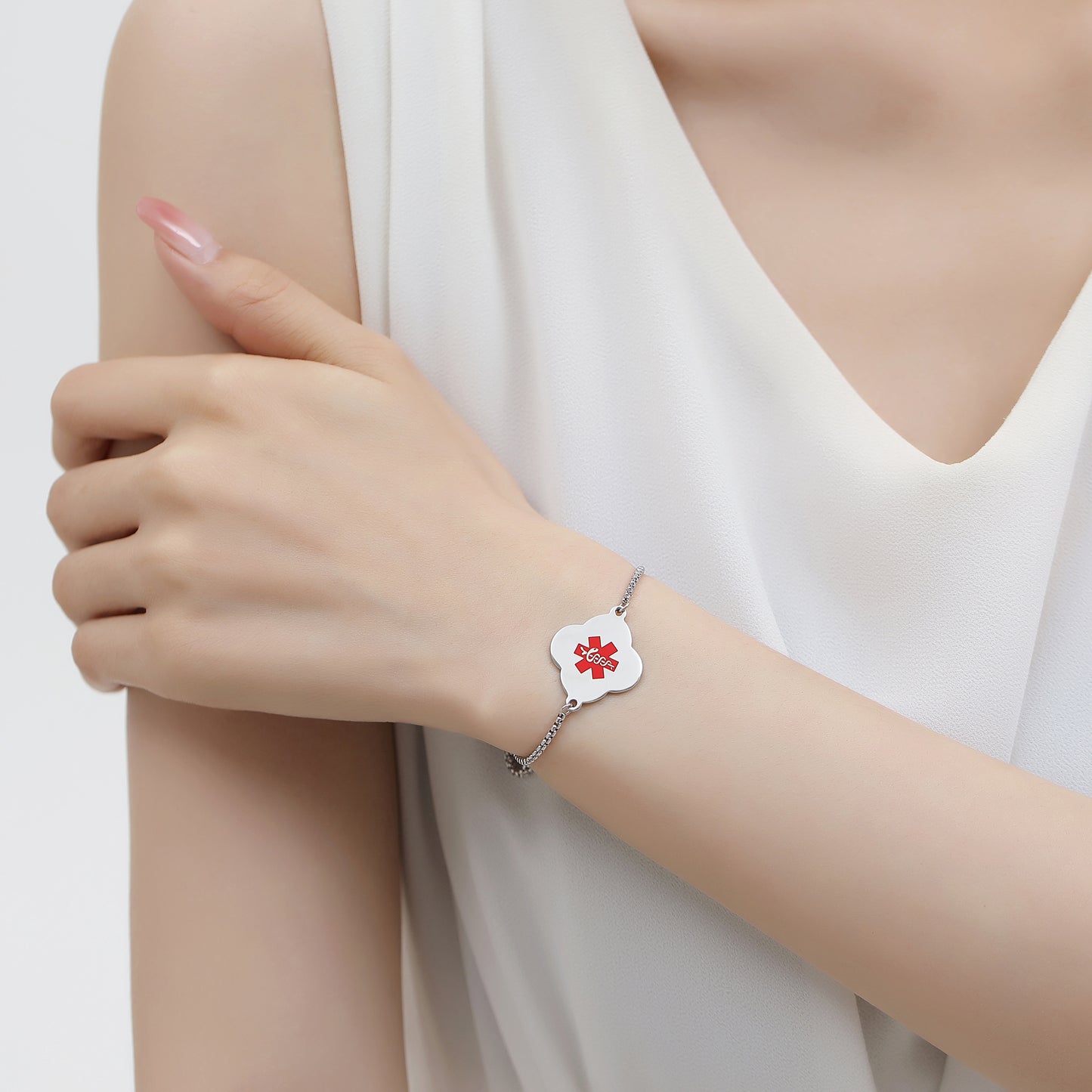 Elegant Simple Rolo chain Medical Alert Bracelet for Women – Handcrafted & Stylish