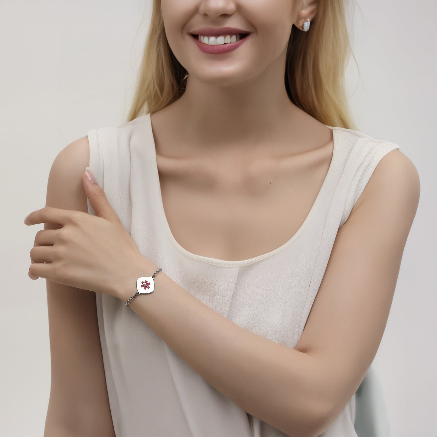Elegant Simple Rolo chain Medical Alert Bracelet for Women – Handcrafted & Stylish