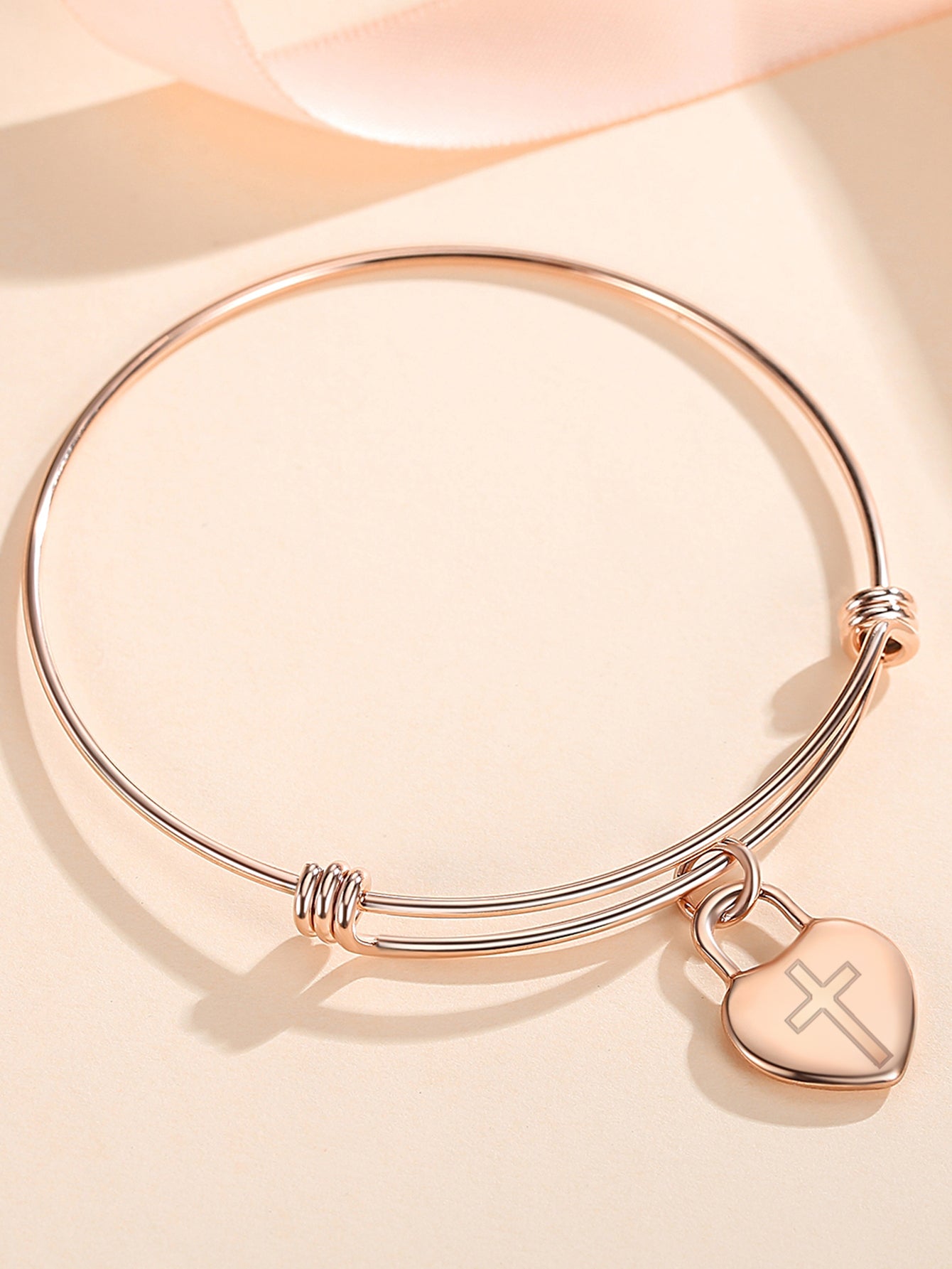 Exquisite Stainless Steel Heart Cross Bracelet - A Thoughtful Religious Gift for Women, Ideal for Christmas and New Year's Celebrations