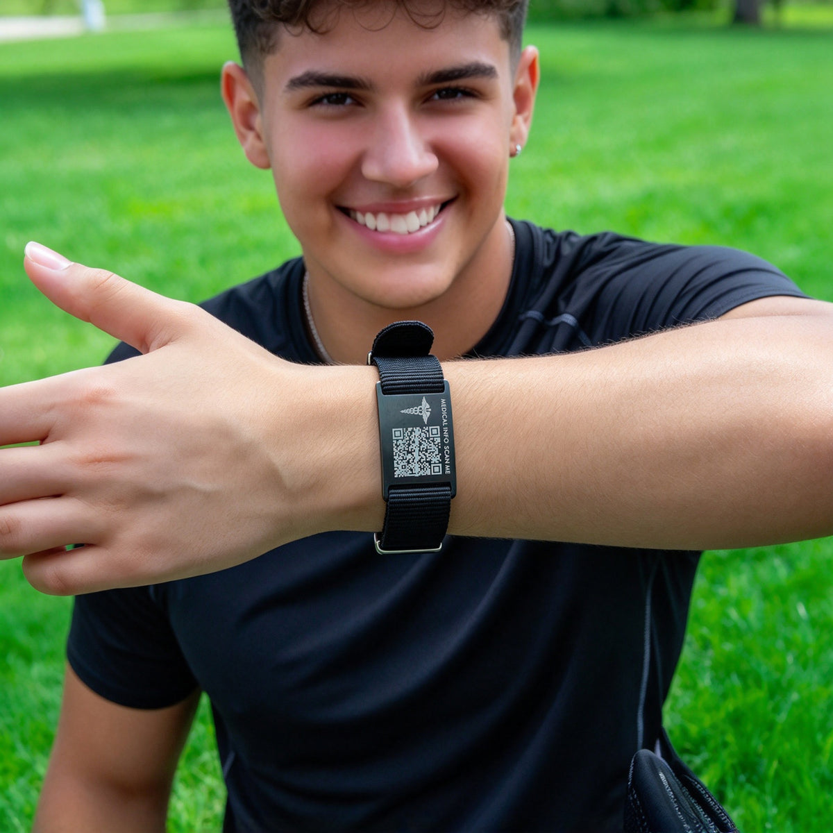 QR Code Medical ID Bracelet | Sport Canvas Waterproof Medical Alert Bracelet for Sports & Outdoor