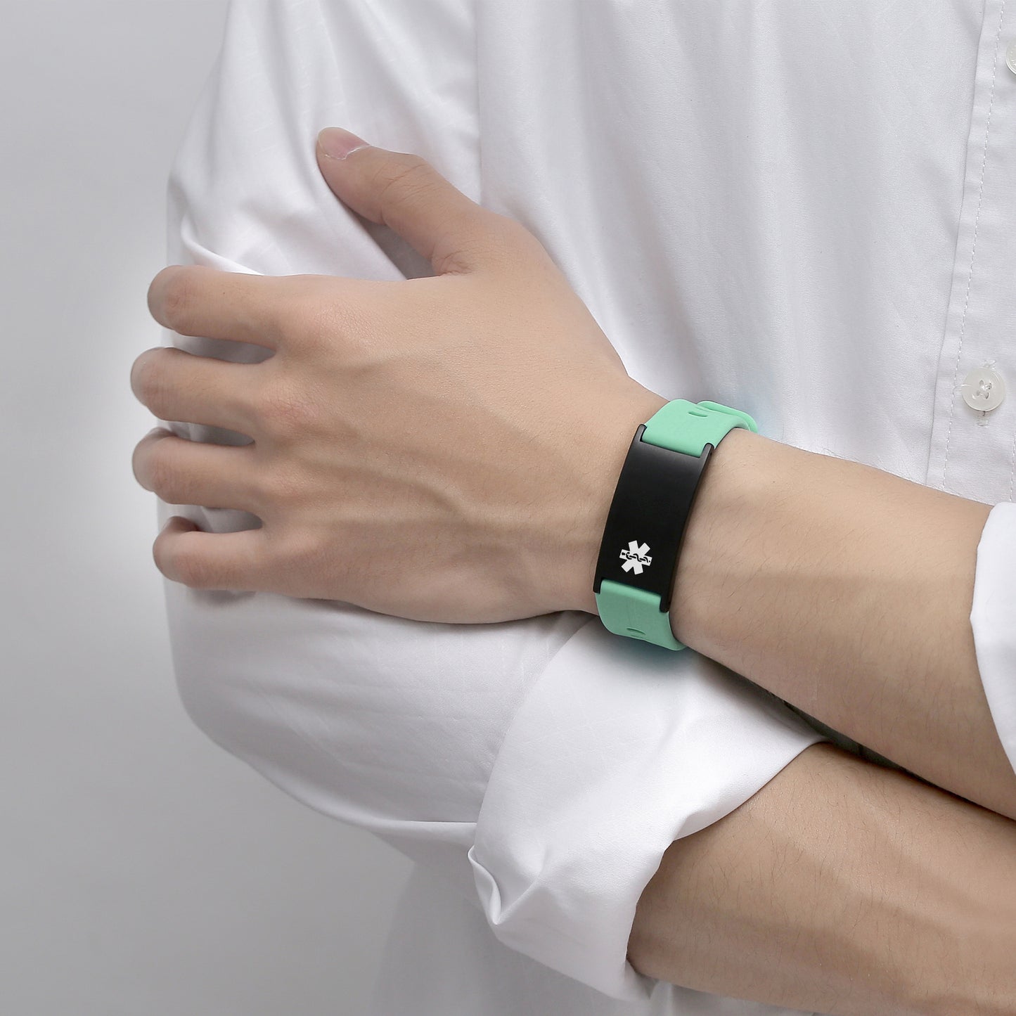 MyID Wristband WHITE with FREE online DETAILED profile.